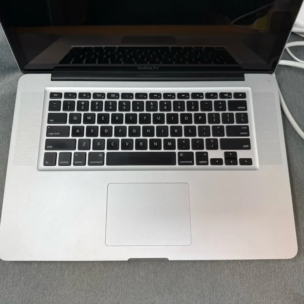 2010 Apple MacBook Pro A1286 15” Screen Charger For Parts Repair Bundle